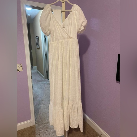 Alamour White Dress - Picture 2 of 3